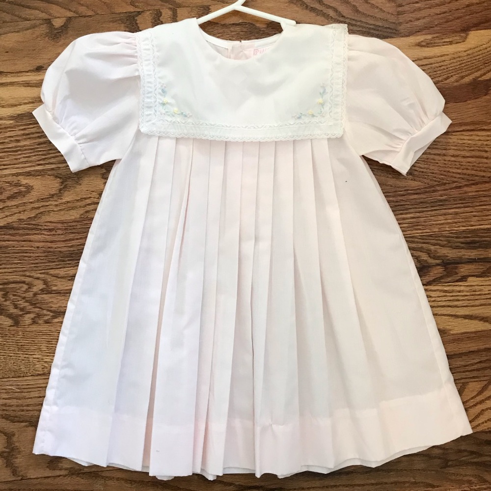 Pink collared dress with embroidered flowers